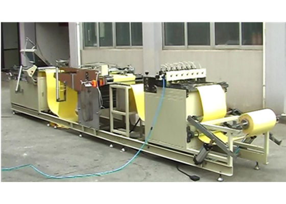 Filtro lleno del gasóleo que hace máquina la cadena de producción que plisa de papel rotatoria